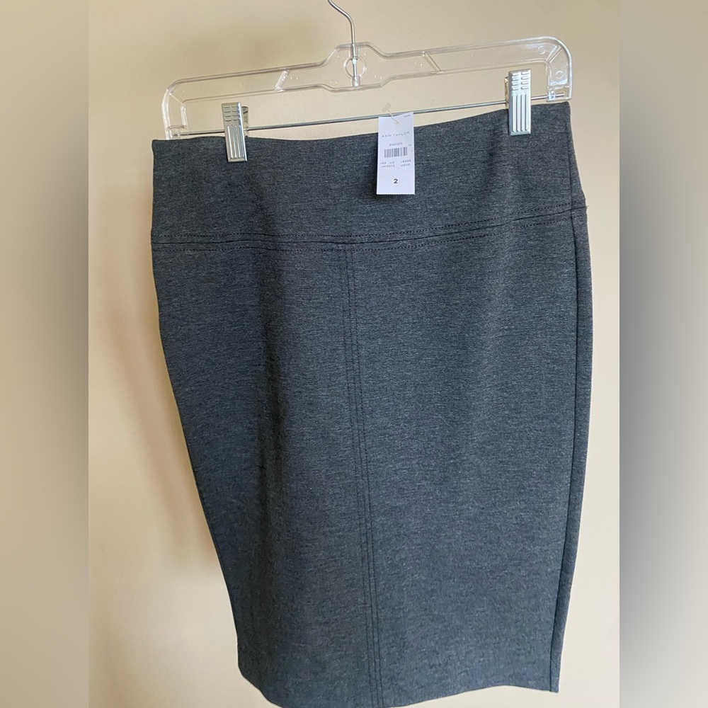 Ann Taylor Gray Ponte Pencil Skirt - Size 2